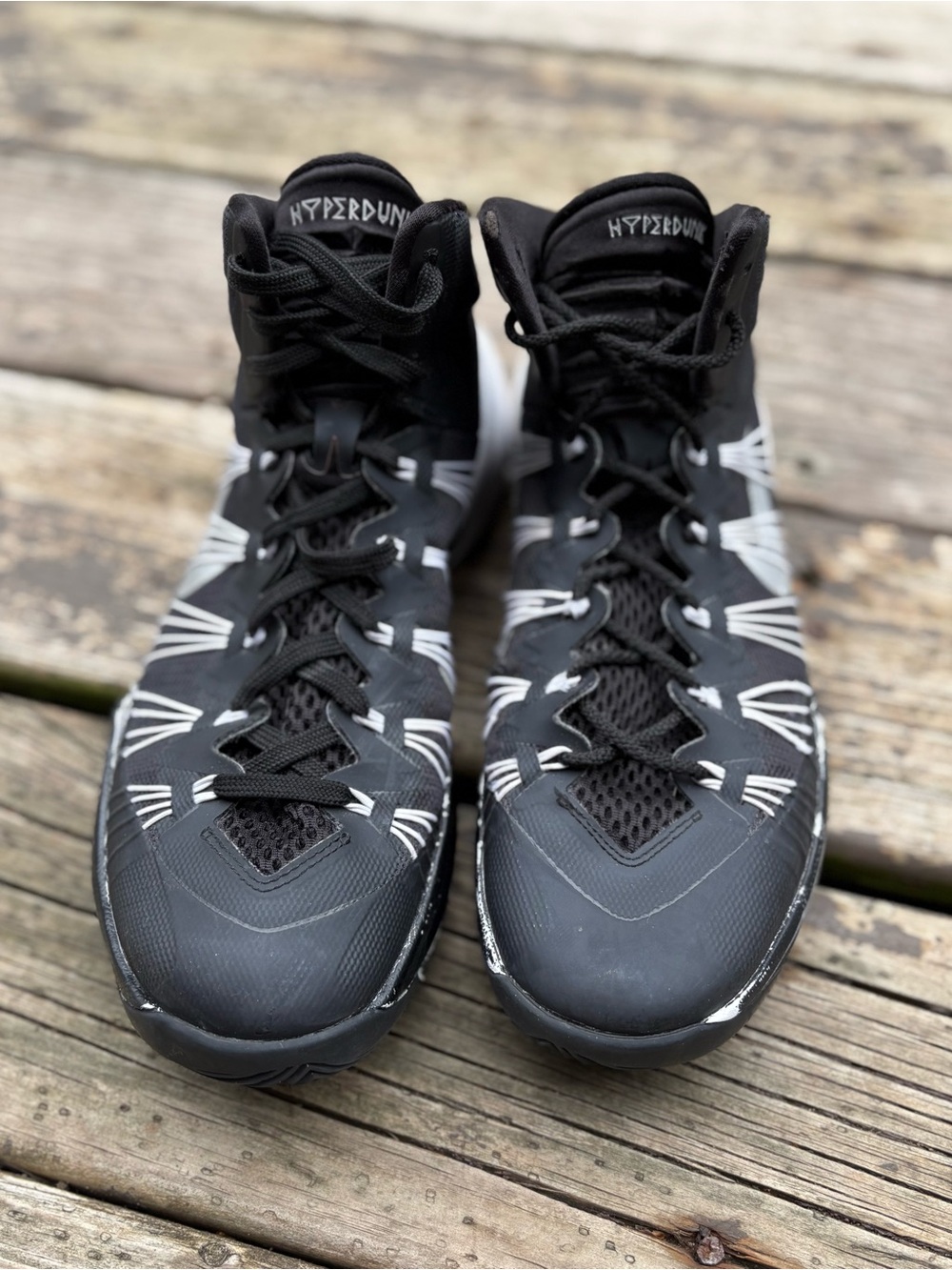 Nike Hyperdunk Men's Black with White Accents Basketball Shoes sized 9.5 and 10